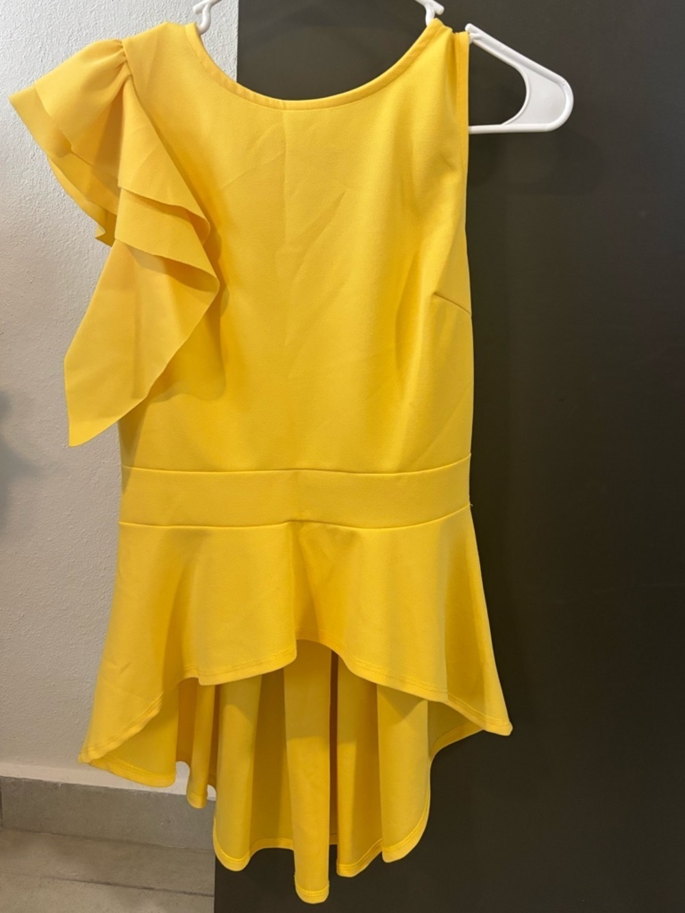 Vibrant Yellow Ruffled One-Shoulder High-Low Peplum Top - S